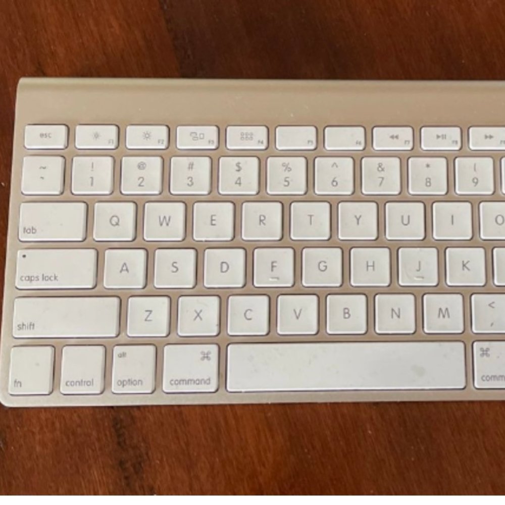 Apple Wireless Magic Keyboard - Picture 2 of 2